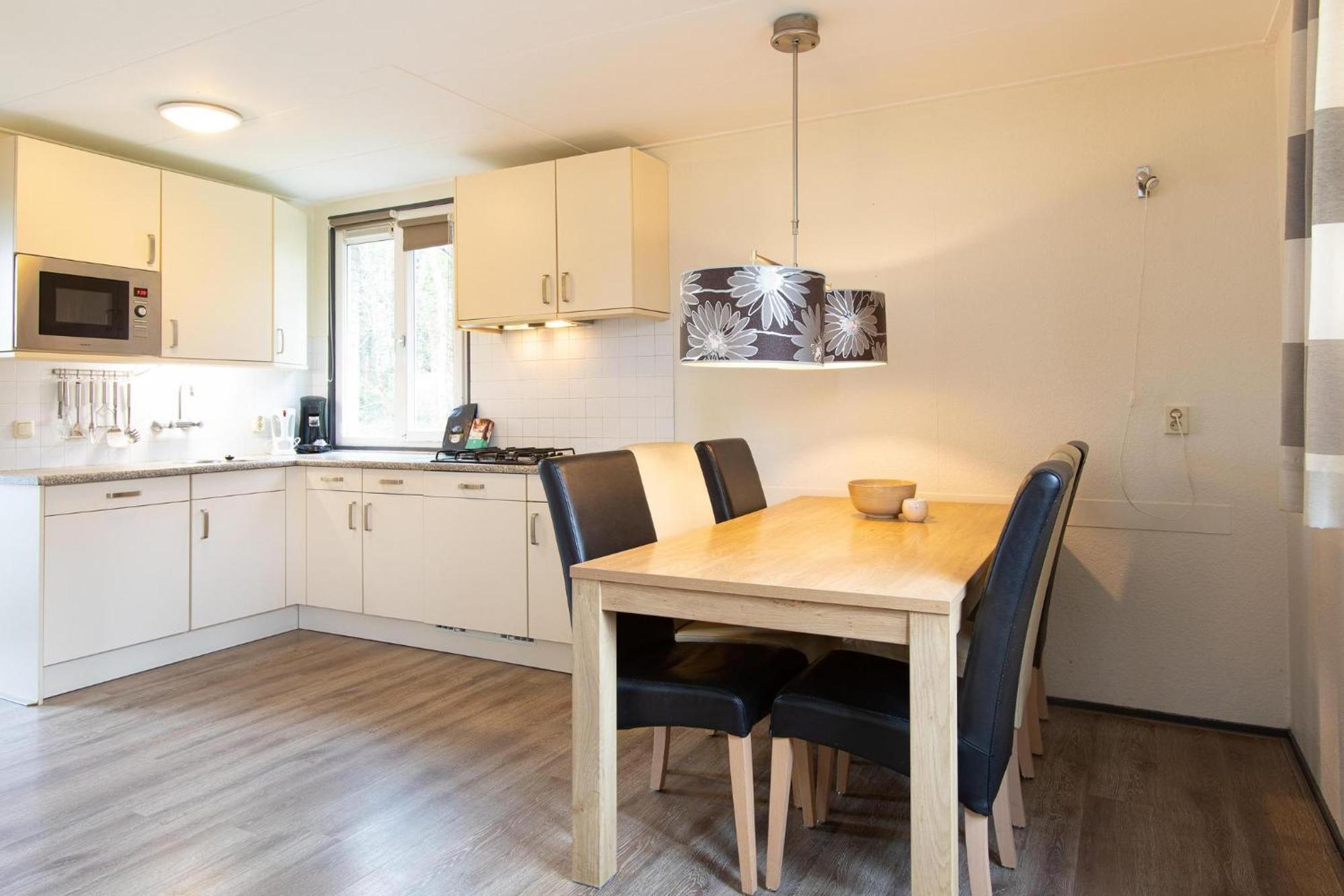 Vakantiepark Bosmeer Friesland Noordwolde  Rum bild