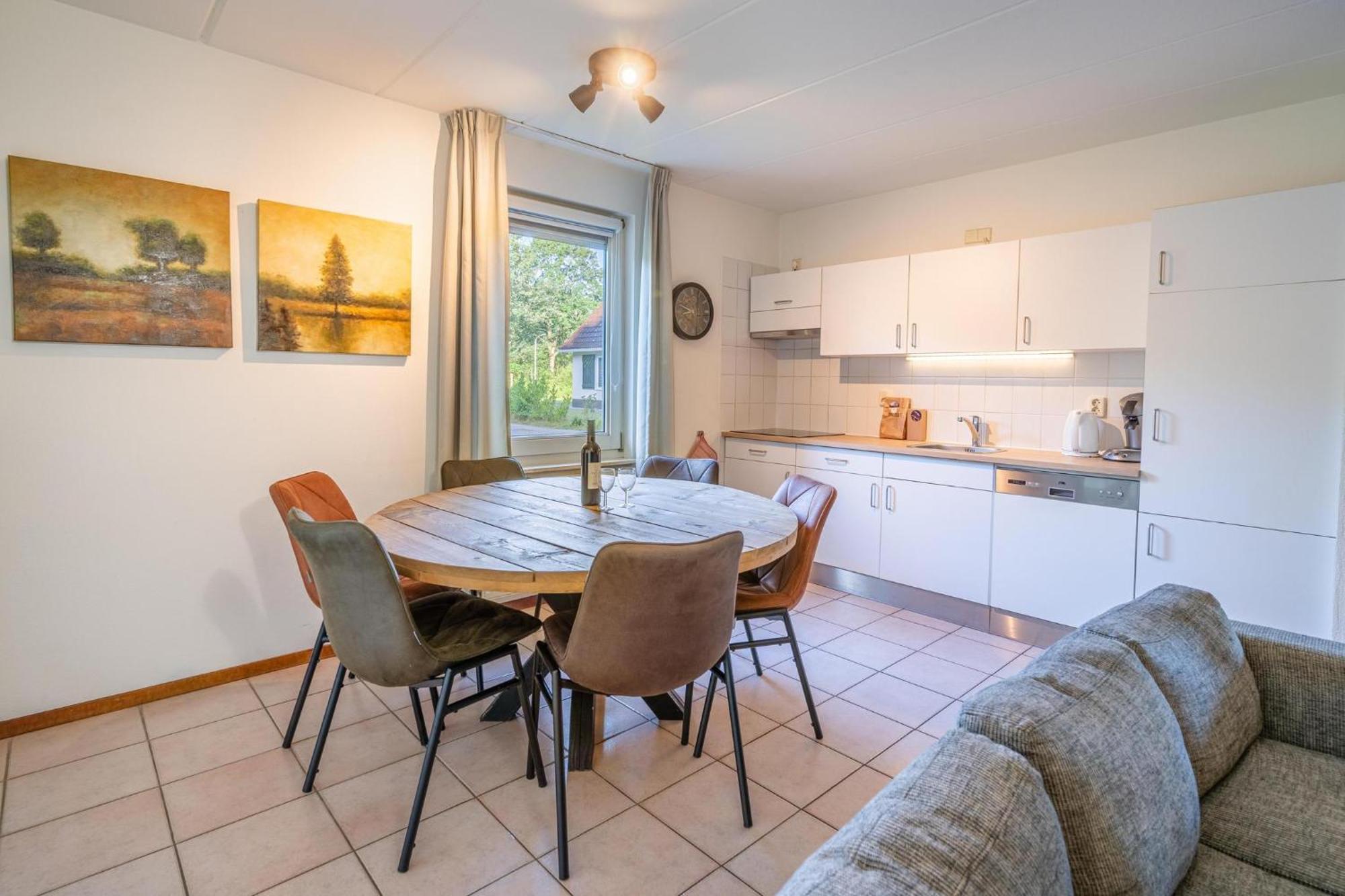 Vakantiepark Bosmeer Friesland Noordwolde  Rum bild
